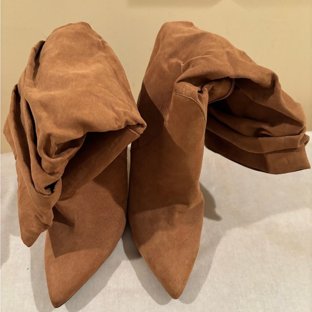 Women's Tan Suede Boots